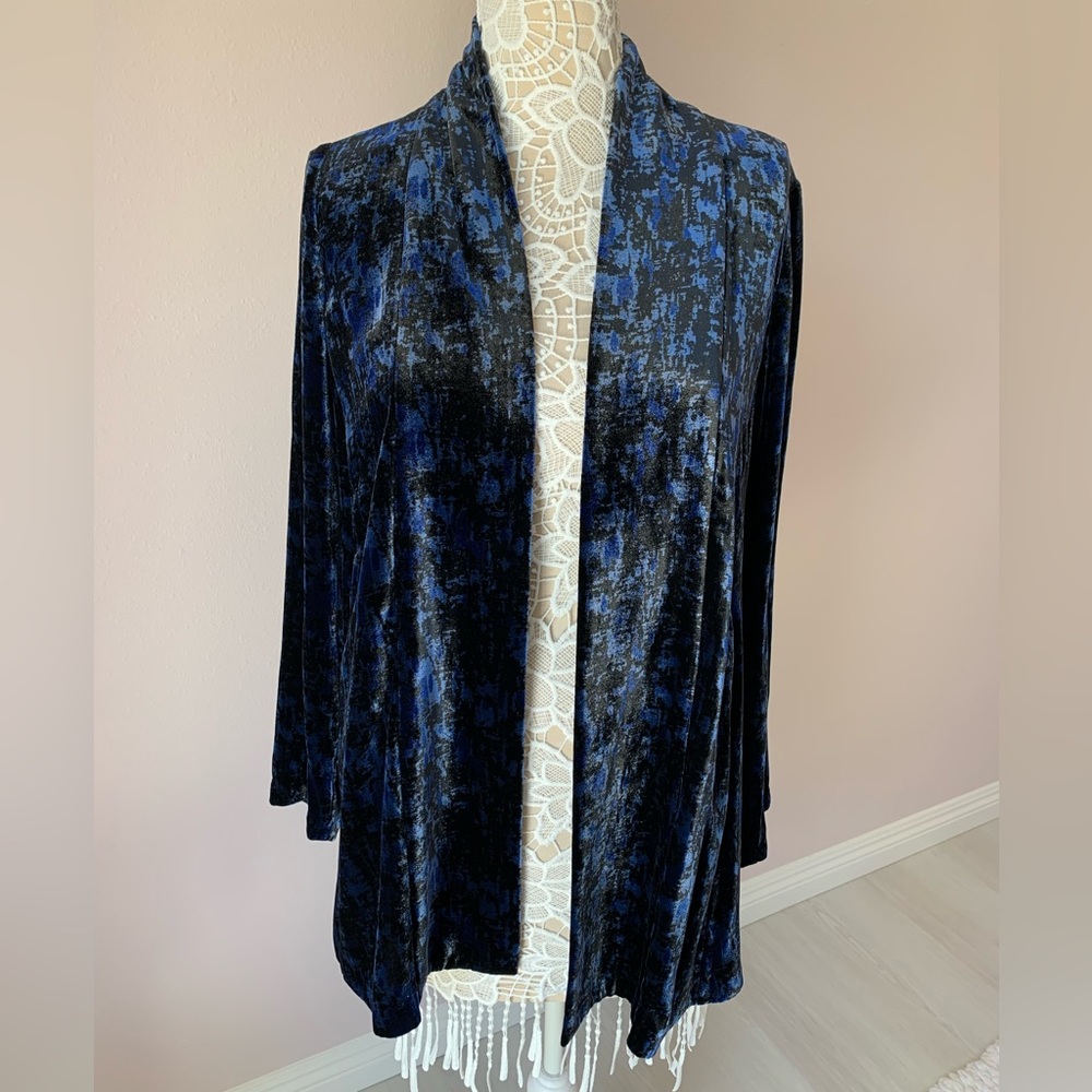 Velvety blazer, size XS, brand new with tags.